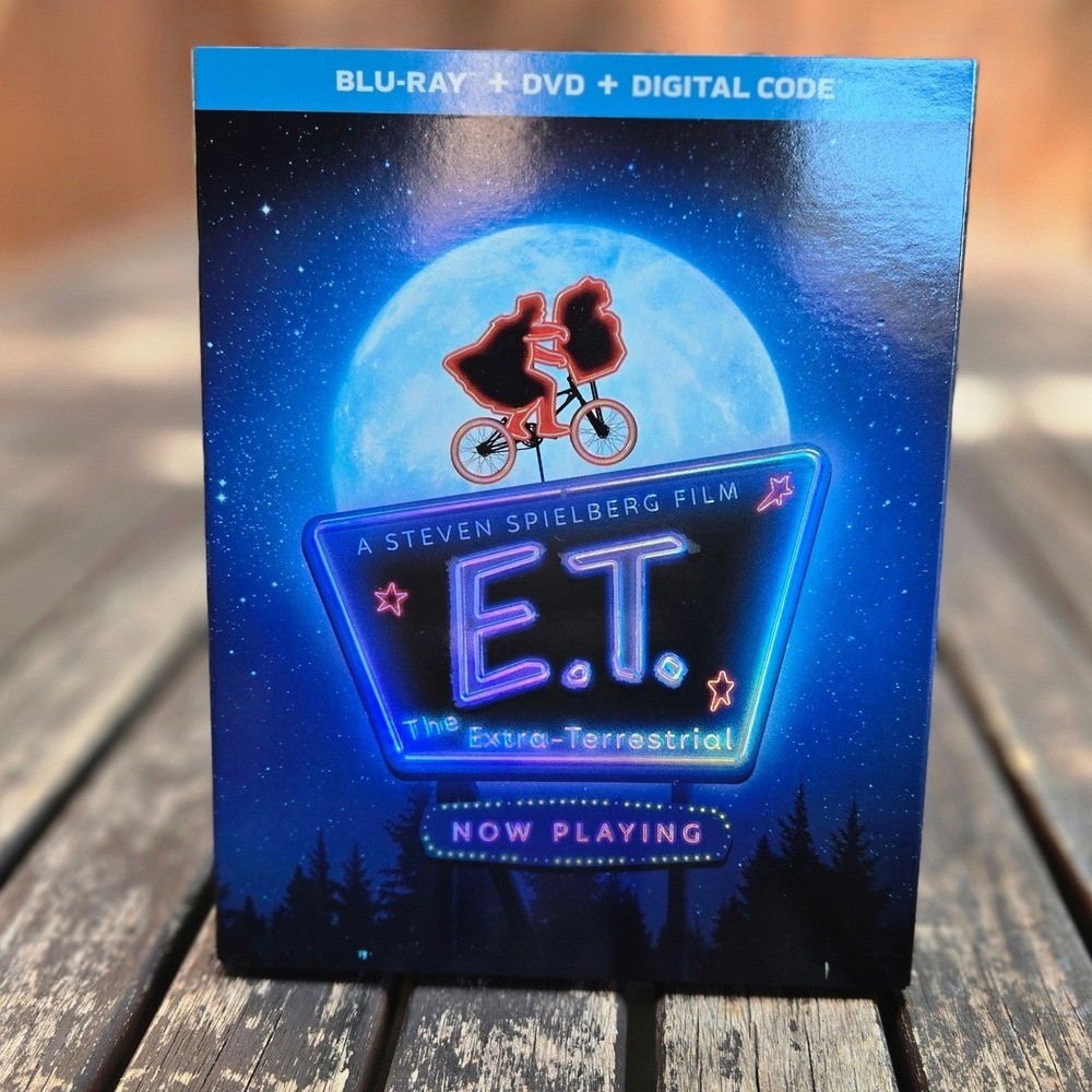 E.T. The Extra-Terrestrial Blu-Ray + DVD 40th Anniversary Edition, Slipcover